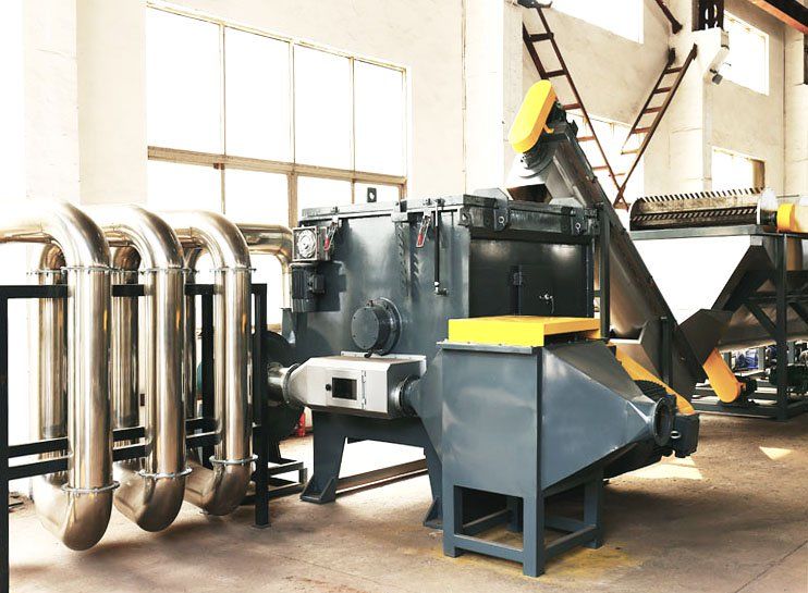 Materia prima de pellets plásticos PET limpios y recuperados listos para reutilización