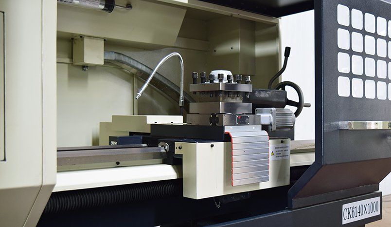 CNC Fresadora y maquinaria industrial para producción metalmecánica