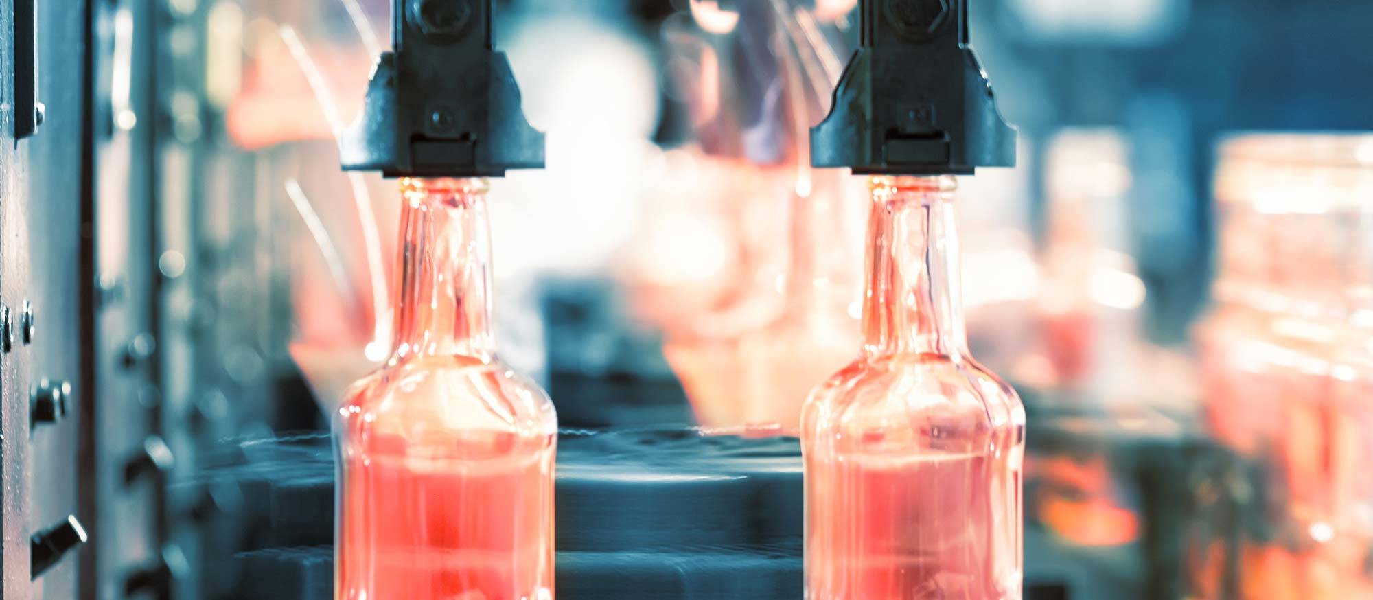Planta de reciclaje y horno de fundición de vidrio para fabricación de nuevas botellas en China