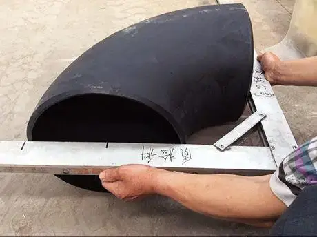 Uniones y codos a 90 grados en acero especial forjado